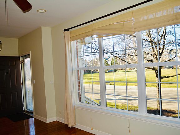 5th image of 325 Bradbury Ln