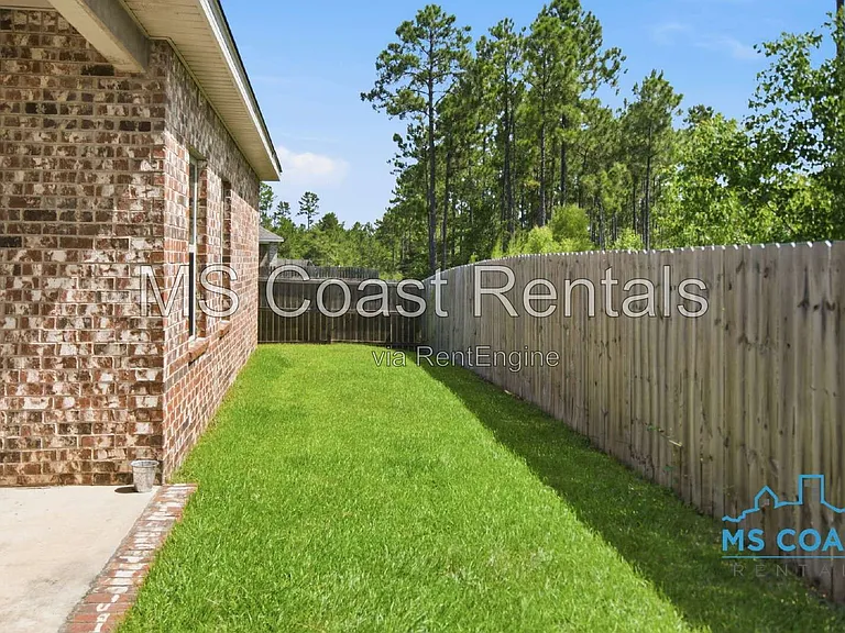 5543 Overland Dr — Photo 22