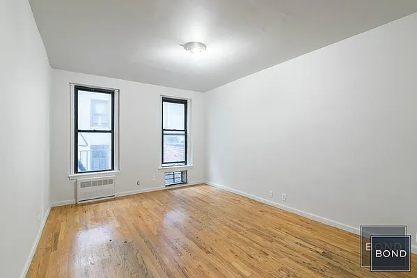 Rented by Bond New York | media 23