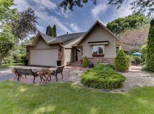 7847 Hallmark Way, Apple Valley, MN 55124