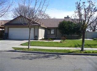 1497 Colombard Dr, Madera, CA 93637