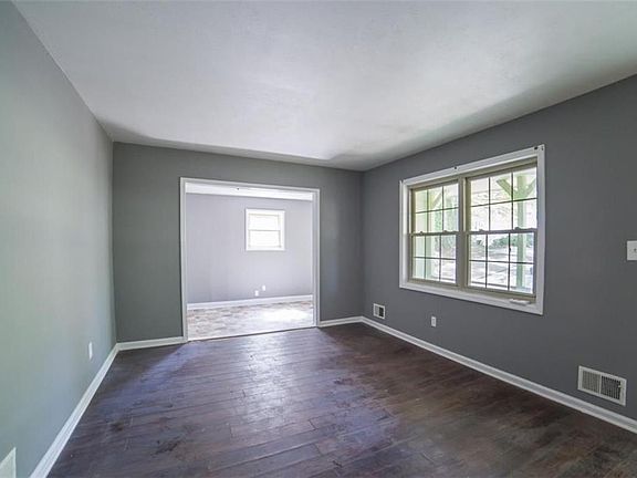 2nd image of 2674 Cavalier Dr