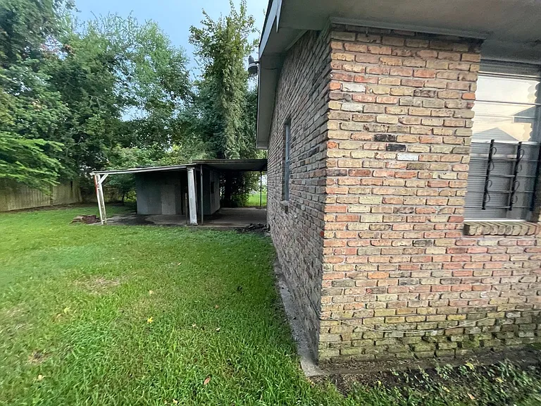 4236 Delaware St — Photo 18
