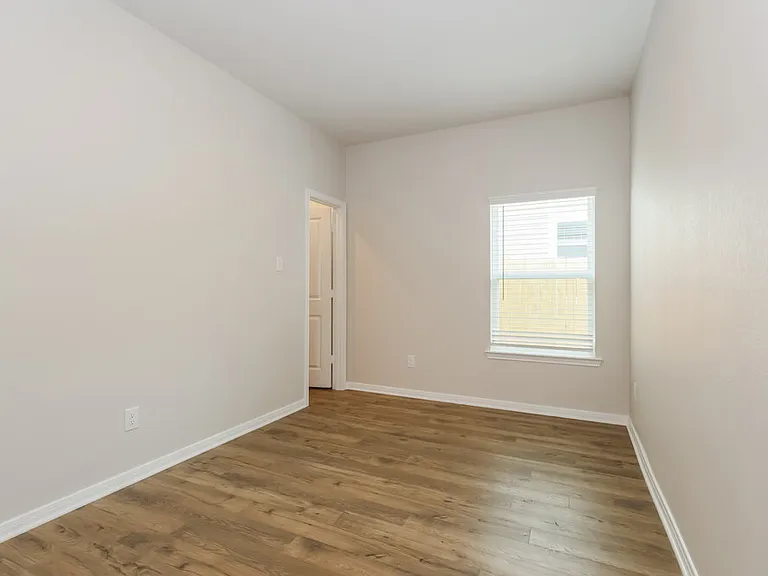 15648 Plum Brook Dr — Photo 17