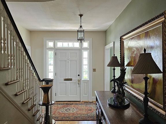 4th image of 310 Woodland Drive