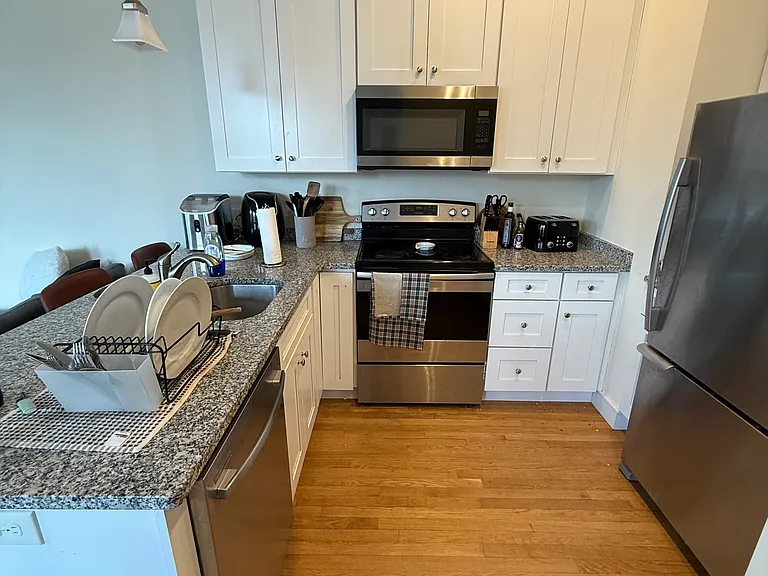 877 Beacon St #1A — Photo 11
