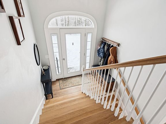 3rd image of 19 Havlina Lane