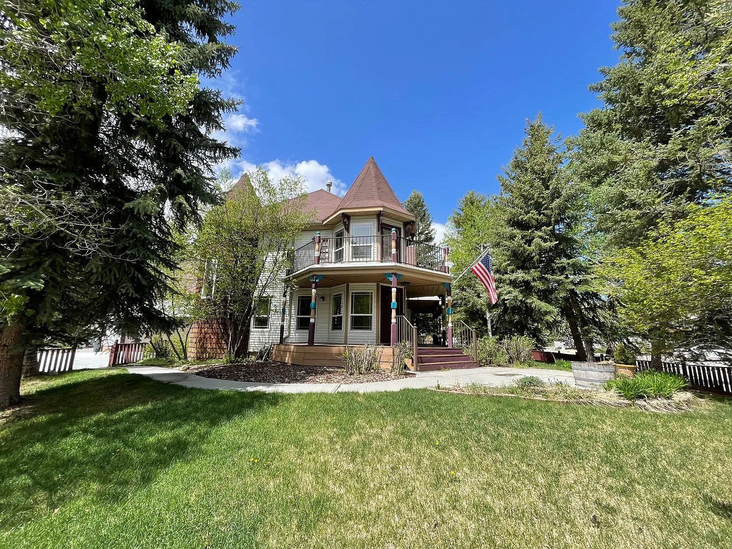 Prospector Victorian Single family home — Photo 3
