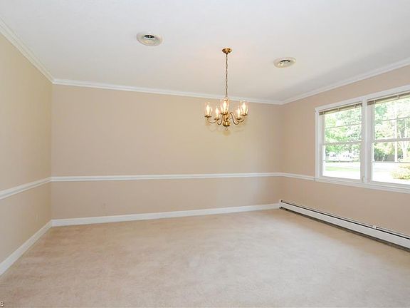 4th image of 2122 Lynwood Dr