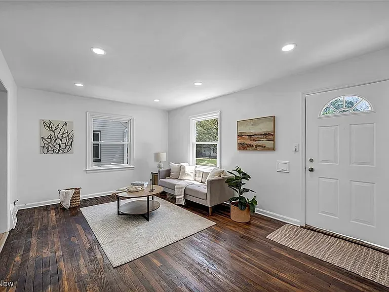12312 Worthington Ave — Photo 2