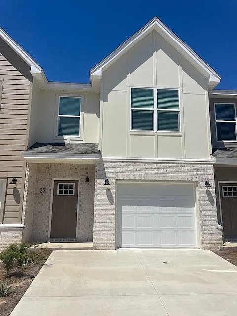 400 Mattie M Kelly Blvd #27