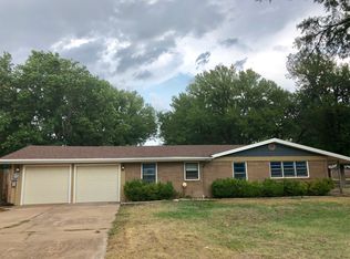 4216 Meadowbrook Dr, Wichita Falls, TX 76308