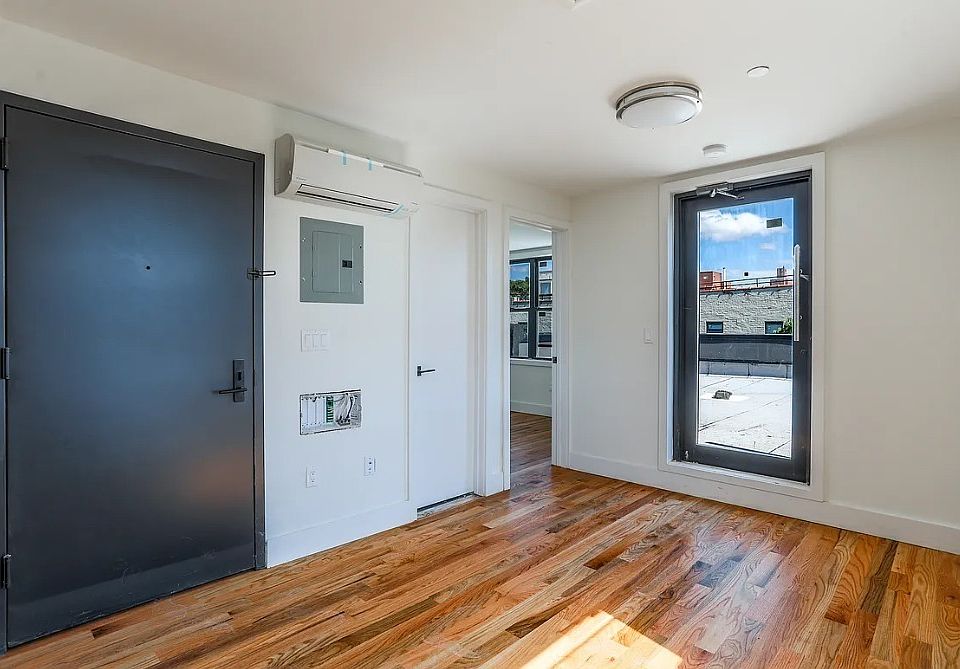 1st image of 1603 Lincoln Pl Penthouse 6