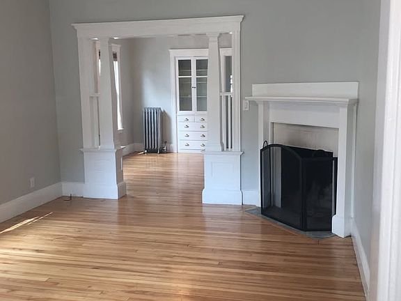 living room, fireplace w/mantel, 1st floor