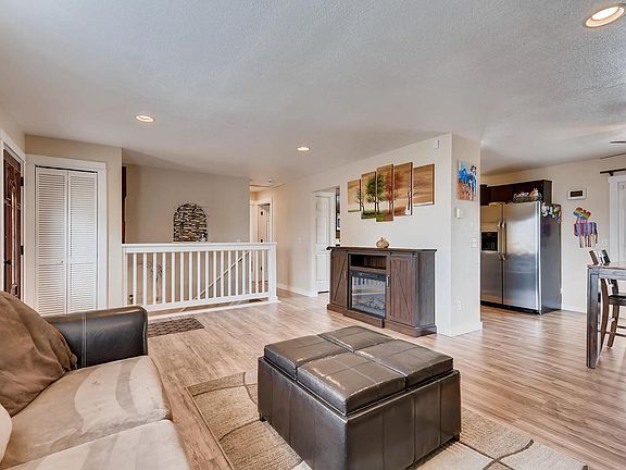 3rd image of 10973 Dahlia Way