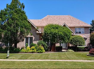 1604 Elderberry Dr, Libertyville, IL 60048