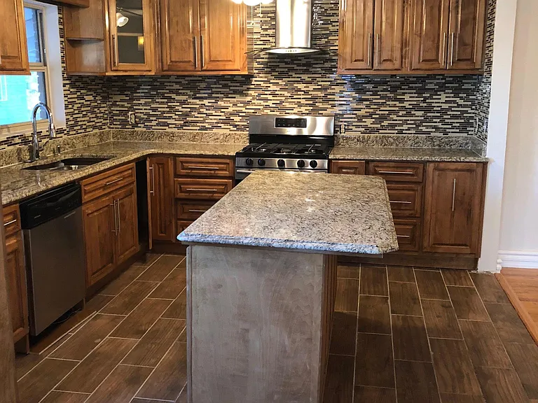 1116 E California Ave — Photo 5
