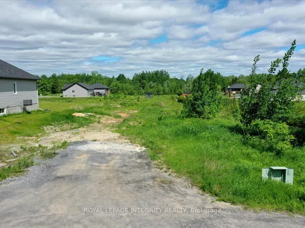 237 Roxanne St, Clarence Rockland, ON K0A 1N0
