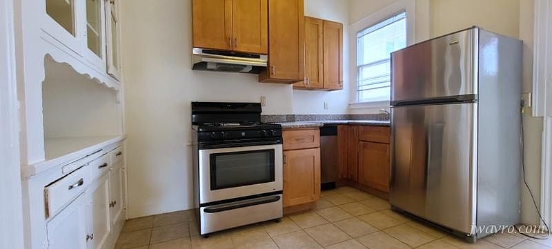1st image of 3050 22nd St #3052