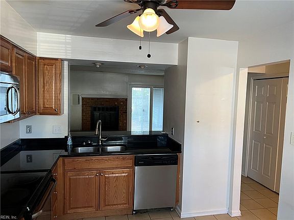 3rd image of 4743 Greenlaw Dr