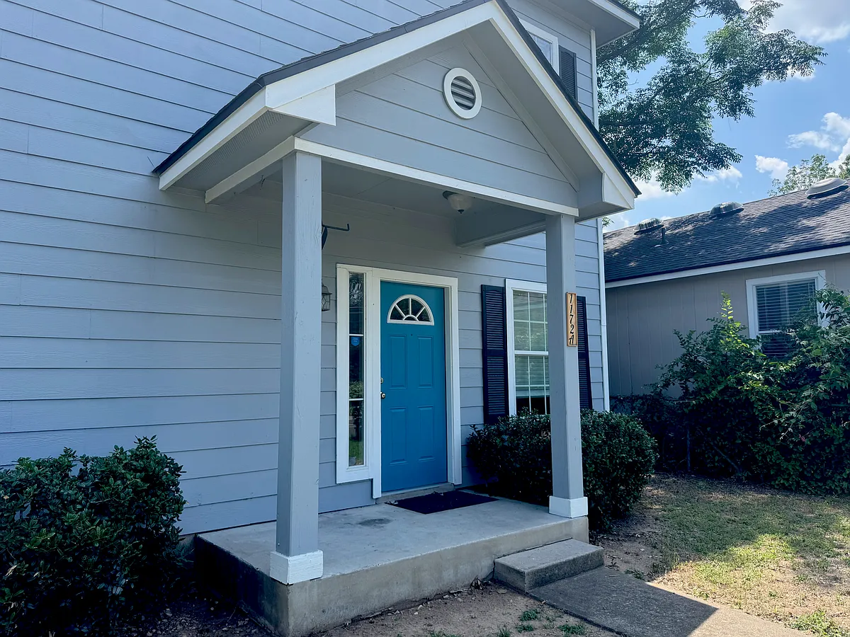 Building Photo - 1172 Oakgrove Ave