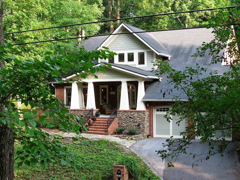 1st image of 4033 Hiawatha Dr
