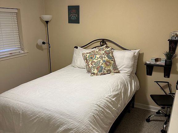 Full size bed