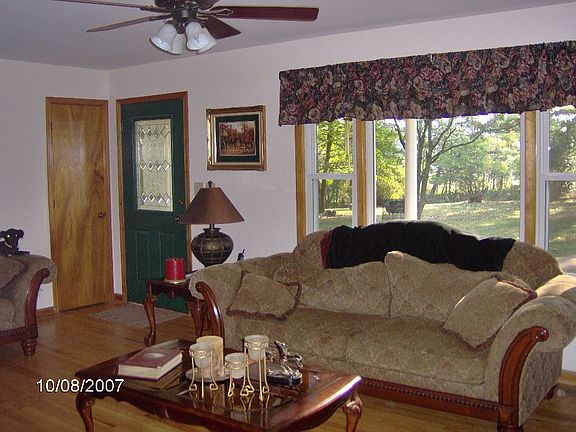 Living Room w/hdwd floors