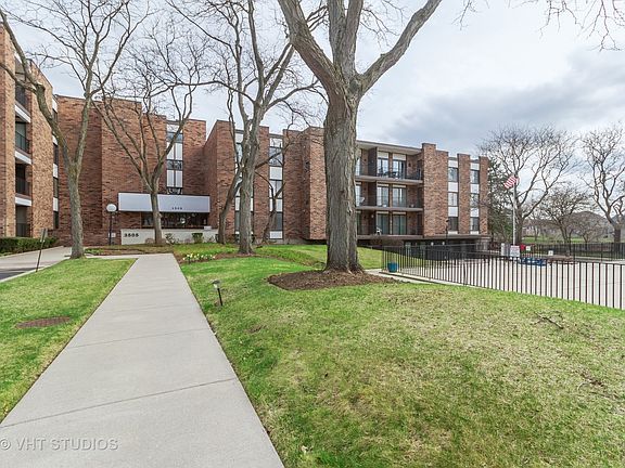 3rd image of 3505 Lakeview Dr APT 308