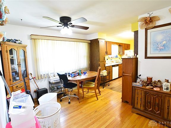 4th image of 211 Royal Ln