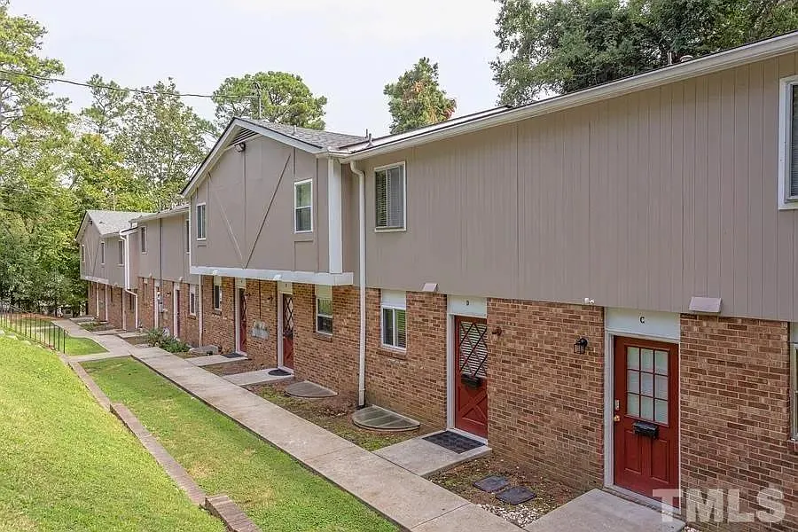 205 Sunrise Ln