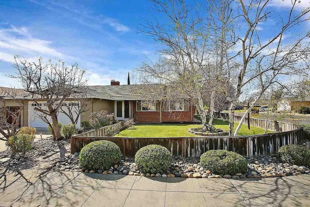1017 Laguna St photo 1