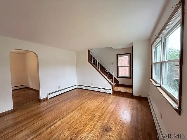2 bed, 1.0 bath, $975 — Photo 3