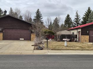 977 Shinagle Dr, Dickinson, ND 58601