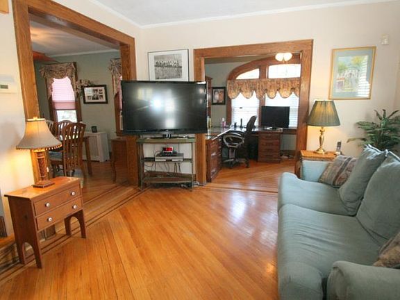 4th image of 156 Malone Ave
