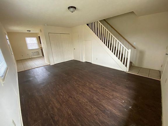 2nd image of 401 Turpin Dr