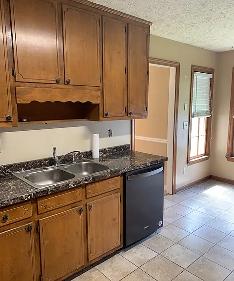 700 Hunters Creek Ln — Photo 6