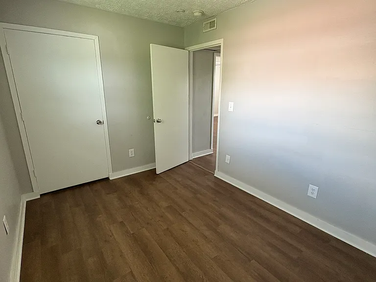 111 Holston Ave #2 — Photo 5
