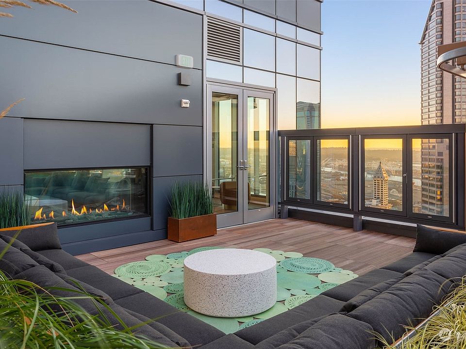 1st image of 800 Columbia Street #1110