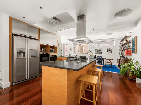 123 Baxter Street image 1 of 8