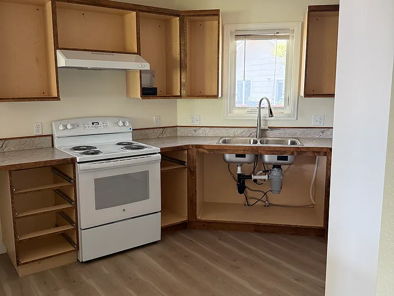 2139 E Hancock St #C — Photo 5