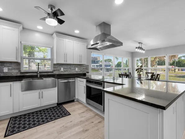 4038 Harrisburg St NE, Saint Petersburg, FL 33703