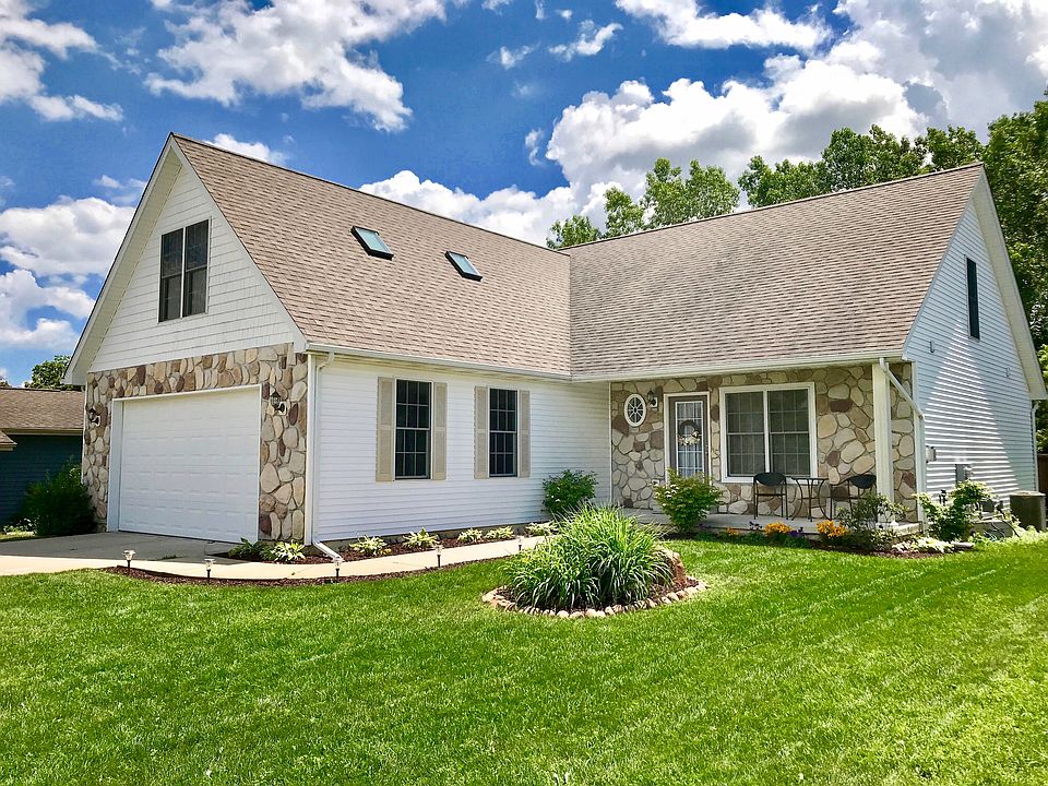 1st image of 10883 Emerald Ct