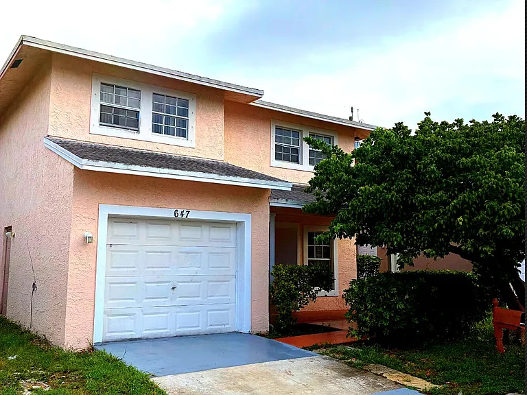 647 Latona Ave — Photo 8
