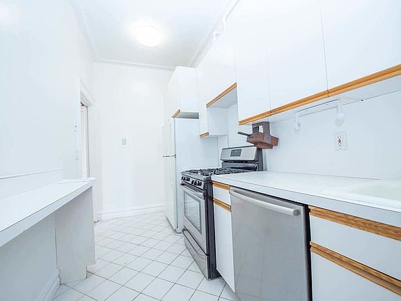 5th image of 340 W 86th St APT 11D