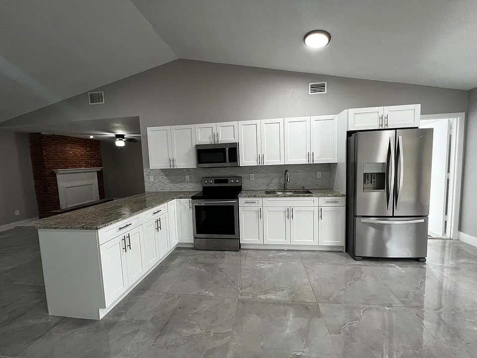 1310 SW Bellevue Ave