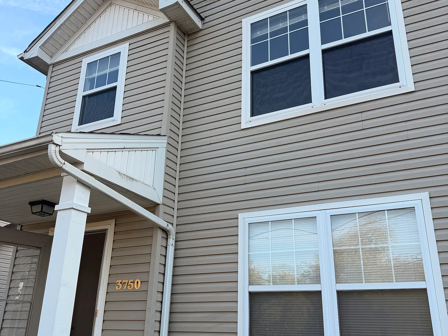 3 bed, 2.5 bath, 1484 sqft, $2,400 — Photo 2