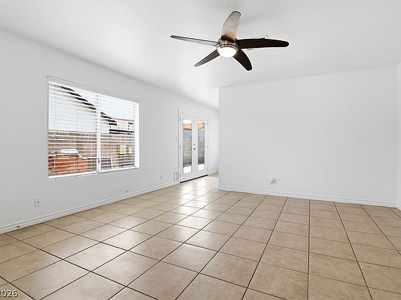 4th image of 4759 Woodlake Ave