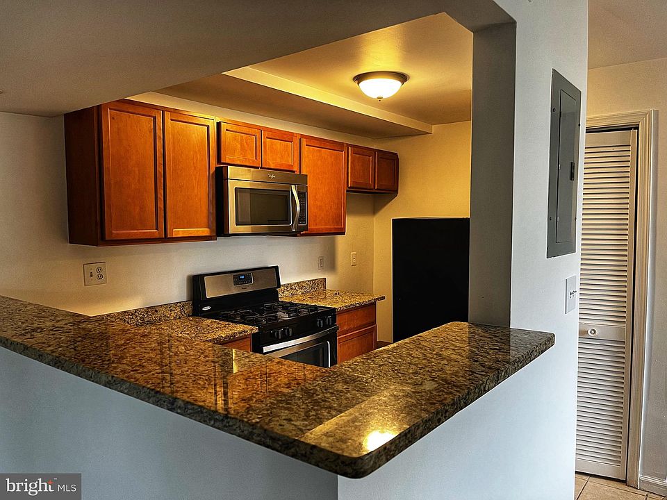 1st image of 2514 Markham Ln APT 1