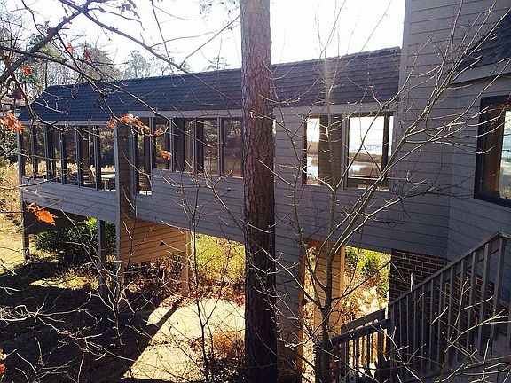 3rd image of 42 Queens Ct